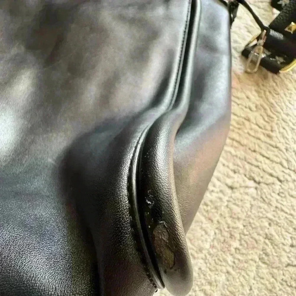 Calvin Klein black leather purse - Picture 8 of 10